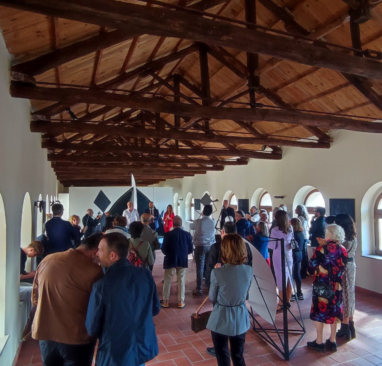 “Di-segnare il Vuoto” la mostra di Ugo Cordasco al Complesso delle Clarisse di Montesarchio