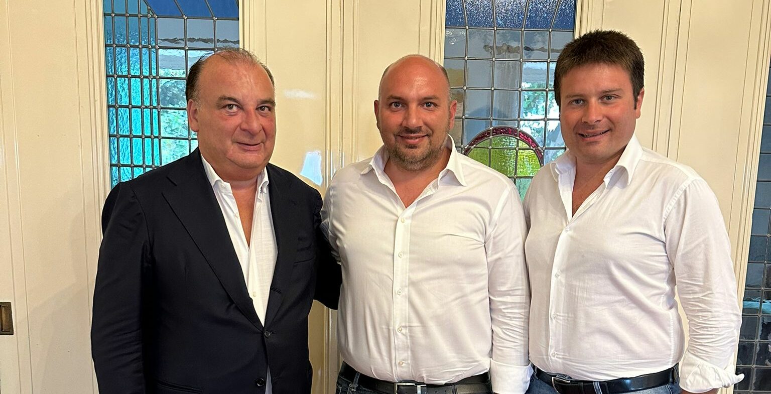 Parisi aderisce a Forza Italia