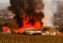 Torre Le Nocelle, in fiamme deposito di materiale in legno. Vigili del fuoco a lavoro