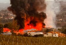 Torre Le Nocelle, in fiamme deposito di materiale in legno. Vigili del fuoco a lavoro