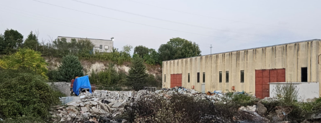 Incendio Torre le Nocelle, in corso accertamenti Arpac. Posizionato un laboratorio mobile