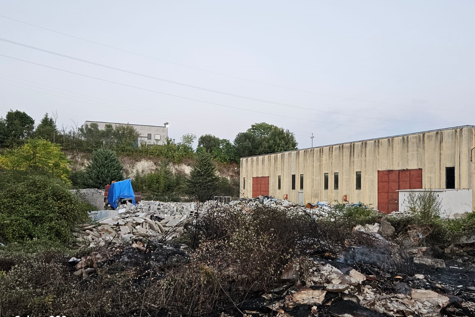 Incendio Torre le Nocelle, in corso accertamenti Arpac. Posizionato un laboratorio mobile