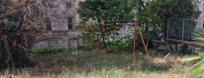 Rione Capodimonte, l’attivista Fusco incontra i cittadini: abbandonati nell’incuria