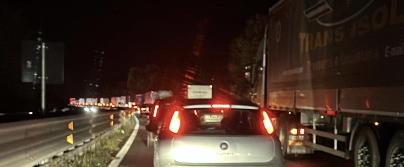 Incidente su raccordo autostradale uscita San Giorgio del Sannio direzione Castel del Lago. Traffico bloccato