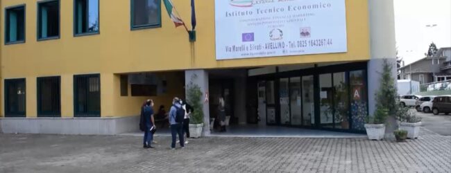 Avellino| All’Ite “Amabile” la panchina rossa dedicata a Giulia Cecchettin