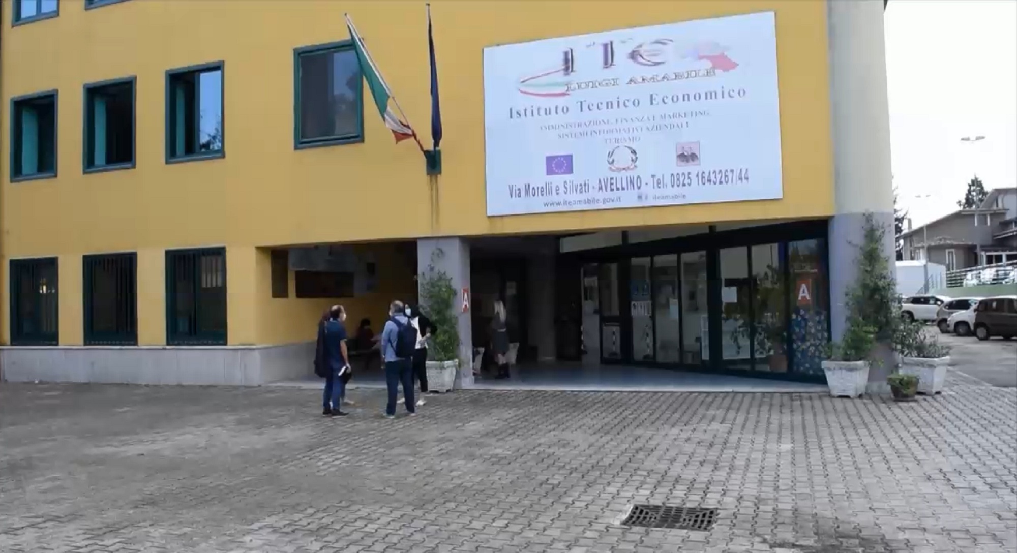 Avellino| All’Ite “Amabile” la panchina rossa dedicata a Giulia Cecchettin