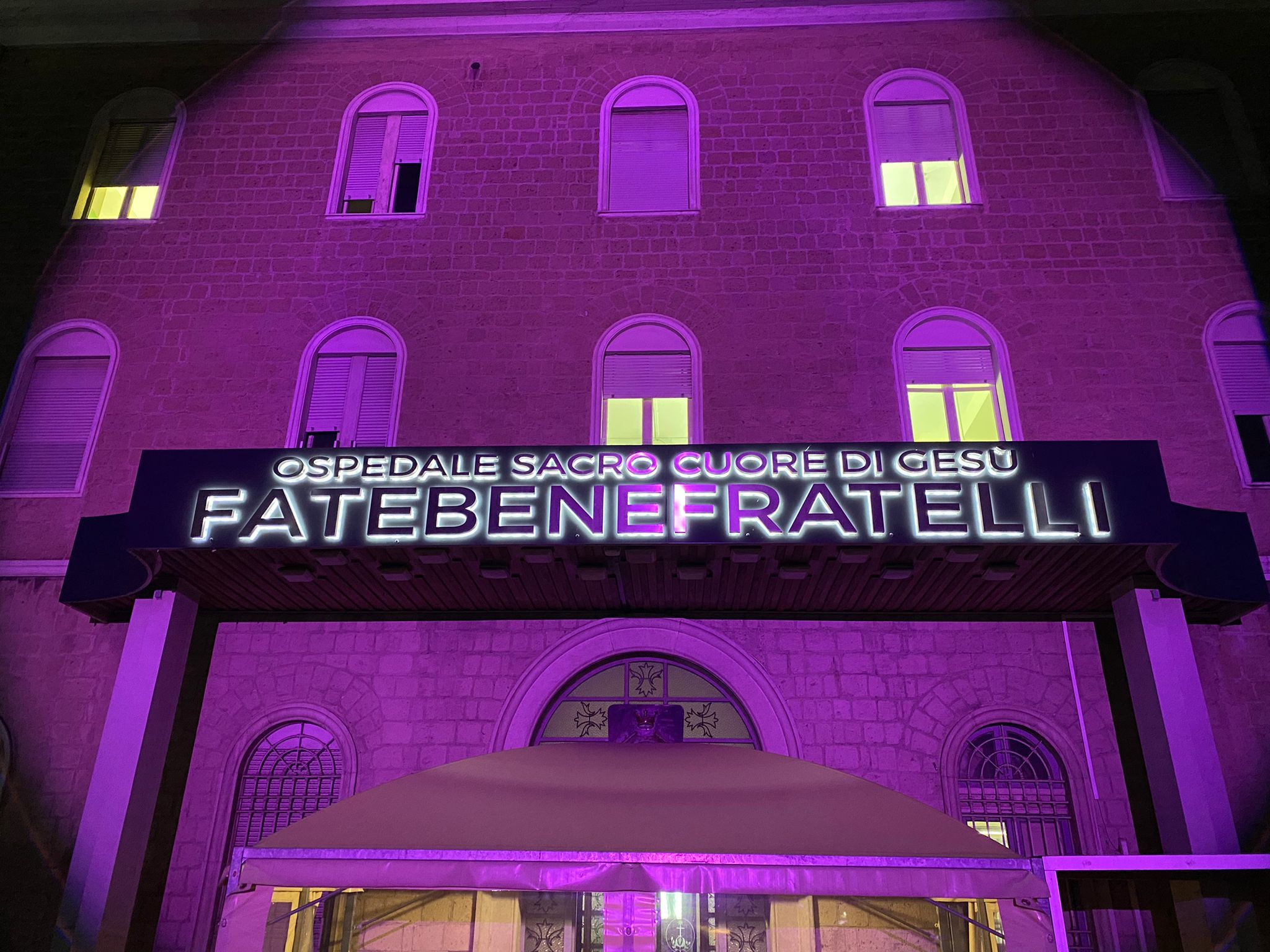 Giornata mondiale della Prematurita’ 2023, il Fatebenefratelli di Benevento si illumina di viola