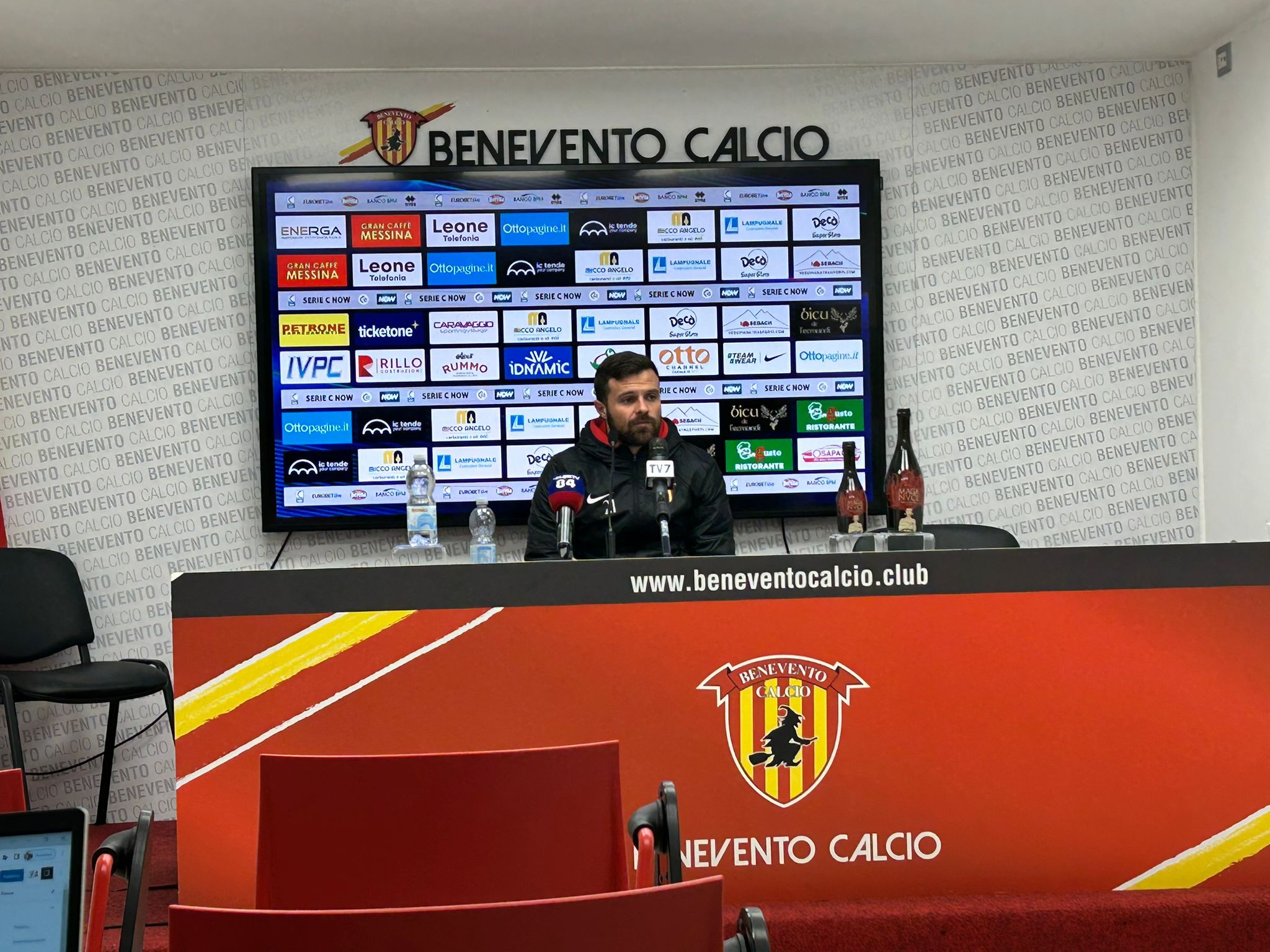 Benevento, Agazzi: “Il mio ruolo? Gioco ovunque. Abbiamo subito reagito, con i risultati i tifosi saranno i primi a trascinare”