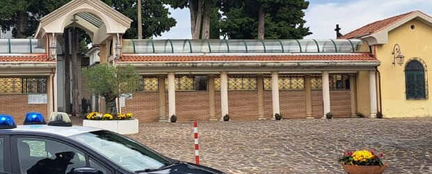 Lioni| Distrugge lapide a martellate, 40enne denunciato per estorsione e vilipendio delle tombe