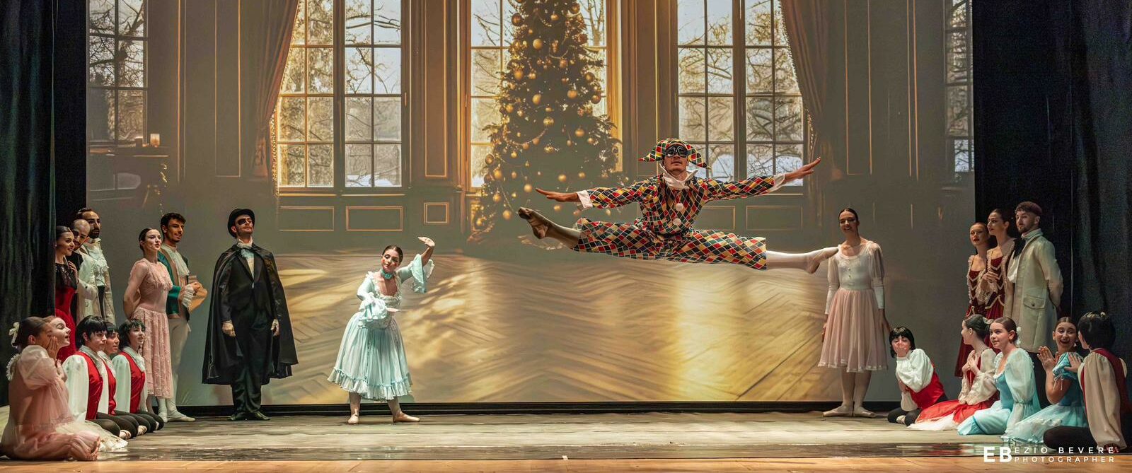 ‘Incanto di Natale’, grande successo al Comunale per ‘Lo Schiaccianoci’