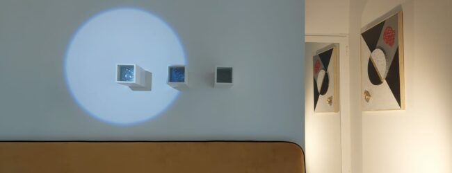 Il 17 dicembre inaugurazione della mostra “Guardando la luna” con gli artisti Peppe Leone e Max Coppeta