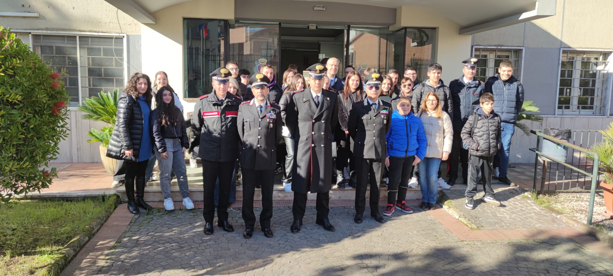Cultura della legalità, gli studenti dell’Istituto Superiore “Palmieri-Rampono Polo” in visita al comando provinciale dei Carabinieri