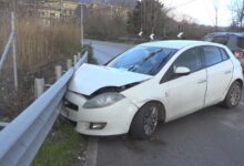 Avellino, auto contro guardrail: ferita una 37enne