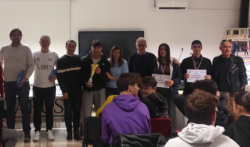 Cerimonia di premiazioni al Liceo Sportivo Rummo per 140 studenti a conclusione del corso di nuoto 2023/24
