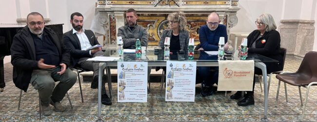 Adozioni per coppie LGBT+ e single, la lotta per i diritti di “Rivoluzione Familiare”