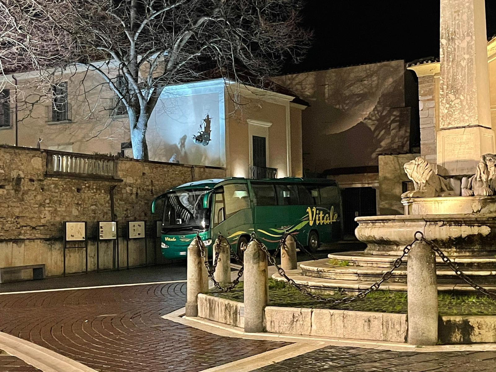 Che ci fa un bus a Santa Sofia?