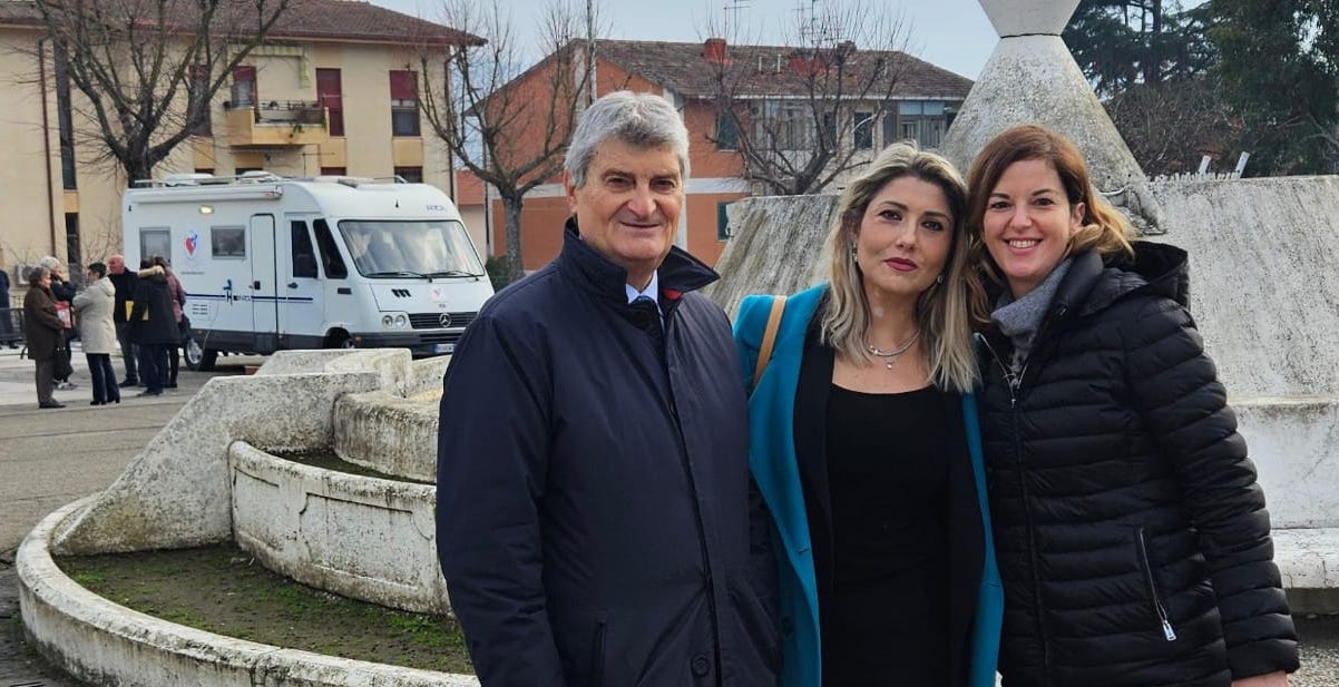 Il camper dell’Oasi della Salute “Afmal”, ad Apice successo per le visite ortopediche gratuite