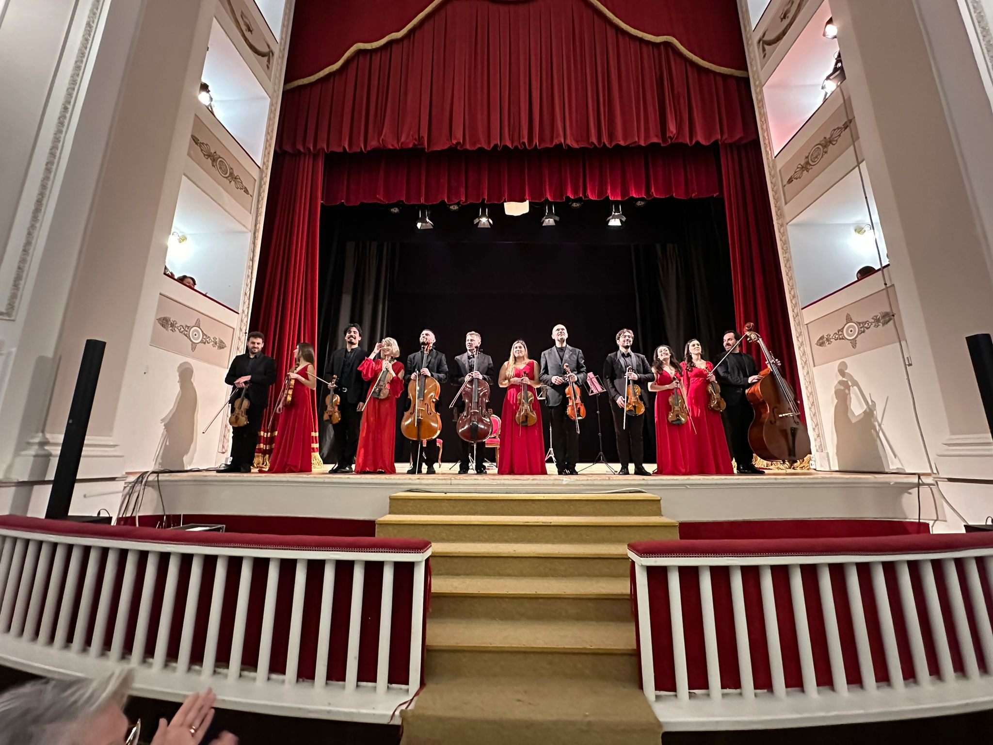 Grande successo per l’Orchestra d’Archi Accademia di Santa Sofia con “Fuochi d’artificio”