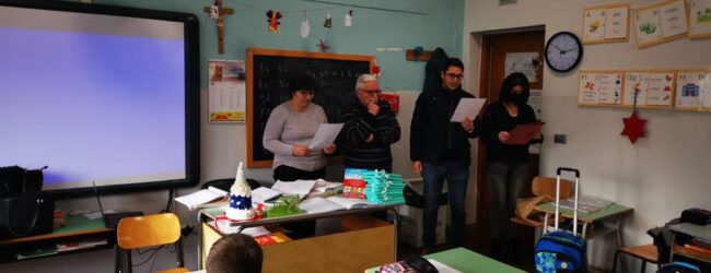 Castelvenere, l’amministrazione comunale regala il Piccolo libro della Costituzione agli alunni della scuola primaria