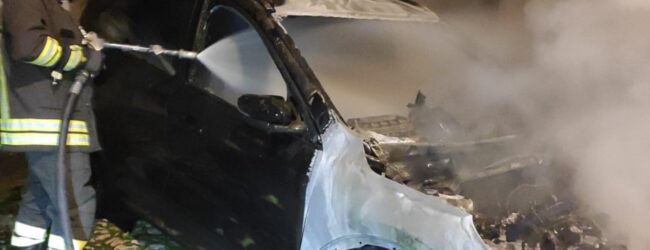 Montesarchio, auto in fiamme. Probabile la matrice dolosa