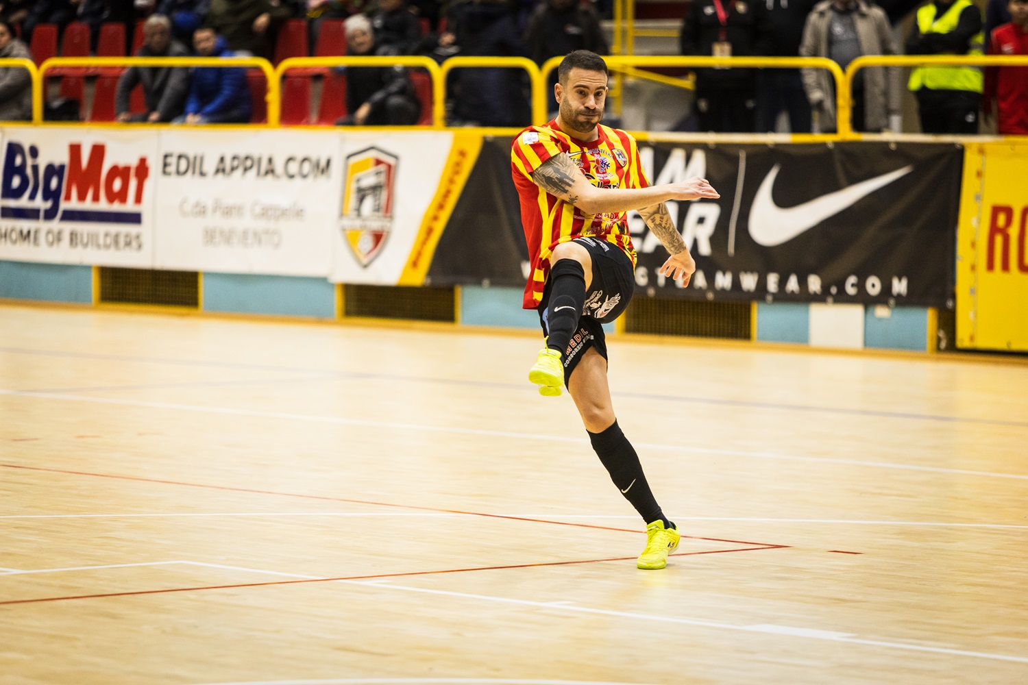 Verso Benevento 5 vs Cesena, la vigilia di Lolo Suazo: “Garà complicata, servirà attenzione”