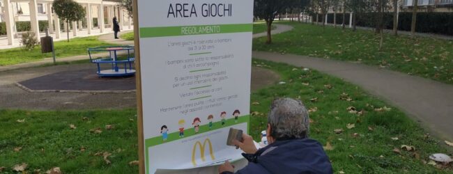 Ripristinati i cartelloni del parco giochi alla Spina Verde di Benevento