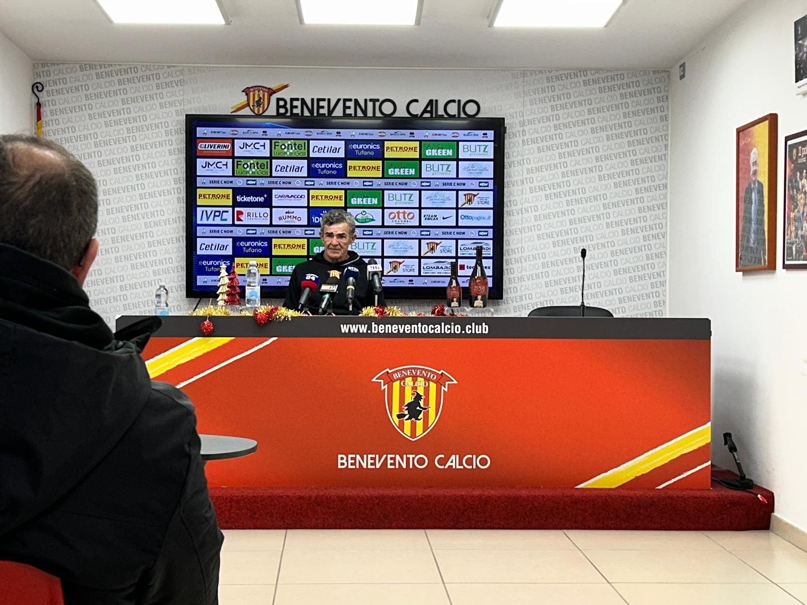 Benevento, Auteri: “Mi aspetto di vedere lavoro di squadra. Al pubblico non possiamo chiedere nulla, siamo noi a dover dimostrare…”