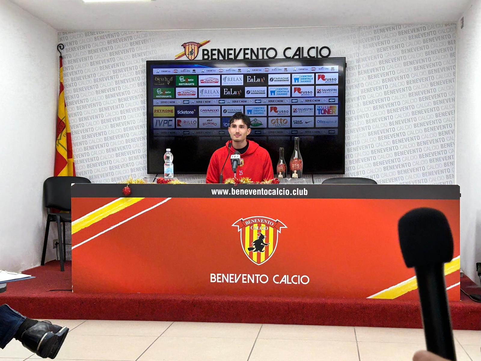 Benevento, Viscardi: “Giocare per questa maglia è un sogno. Con Auteri ci siamo compattati”