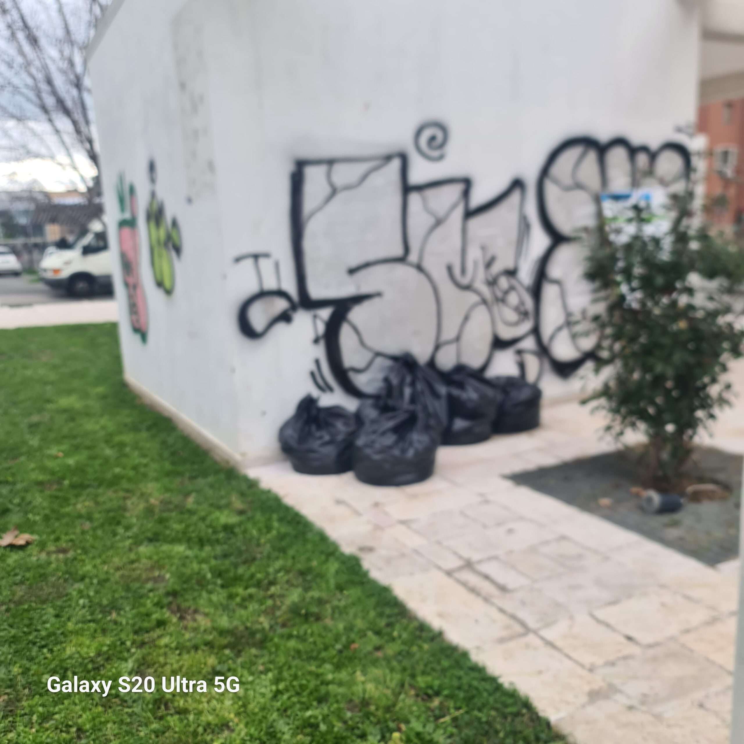 Rione Liberta’, Asia rimuove rifiuti tra l’Addolorata e San Modesto