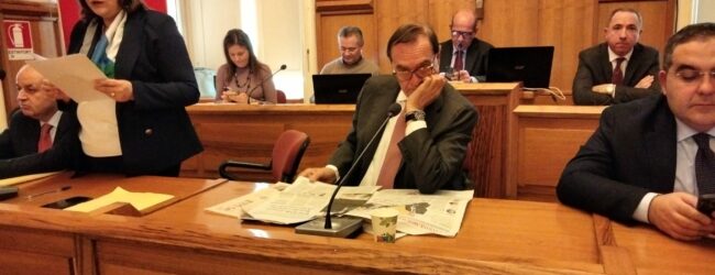 Previsionale ok a maggioranza. Farese nel misto, Picariello in noi Campani