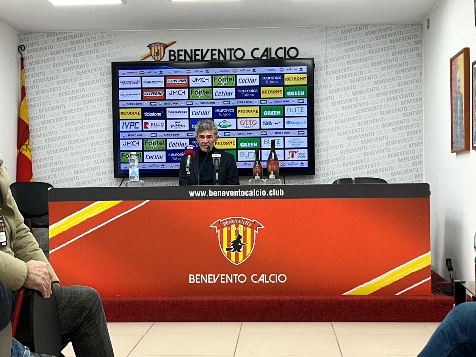 Benevento, Auteri: “Vittoria meritata, siamo in crescita. Il supporto dei tifosi dobbiamo meritarcelo, qui ci sono ferite aperte”