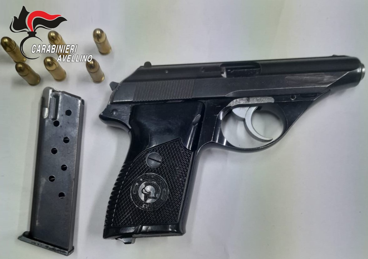 Mercogliano| Armato di pistola tenta di imboccare contromano l’autostrada: arrestato dai carabinieri