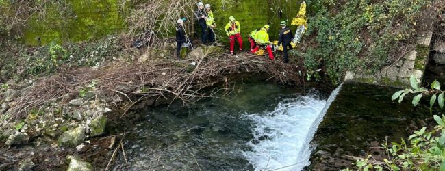 Anziano muore lanciandosi nel fiume Sele, tragedia a Caposele