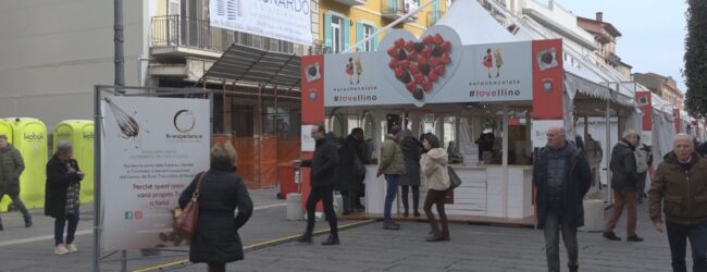 Avellino| Eurochocolate, partenza sprint con tanti visitatori. E domani c’è il laboratorio di Tommaso Foglia