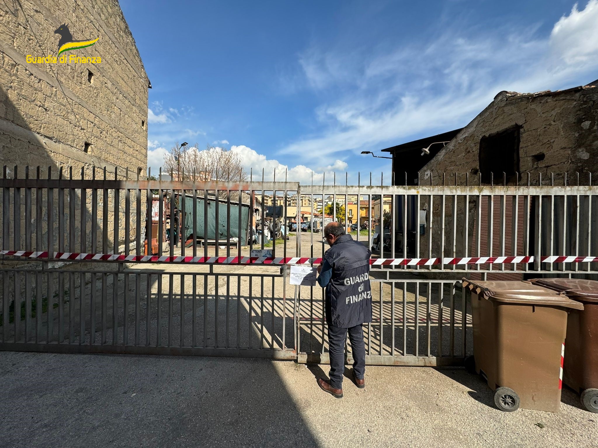 Rifiuti speciali pericolosi nel centro di Benevento, sequestrata discarica abusiva