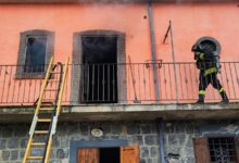 Amorosi, incendio in un’abitazione intervengono i vigili del fuoco