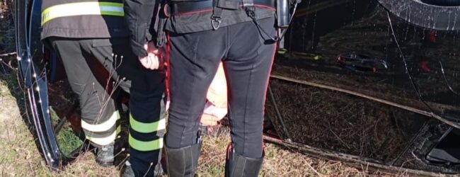Sant’Angelo dei Lombardi| Si ribalta con l’auto sulla statale 400, ferito trasportato in ospedale