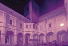 Epilessia, illuminato di viola il chiostro di Palazzo San Francesco
