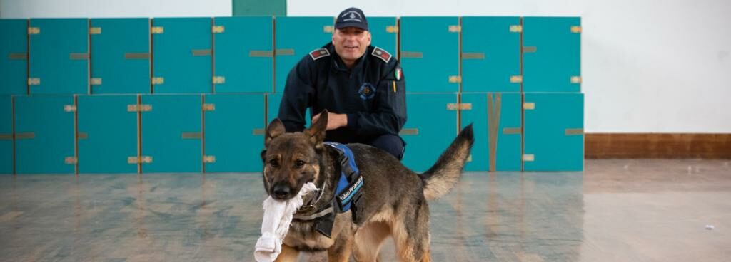 La Polizia penitenziaria dice addio al cane Zolly