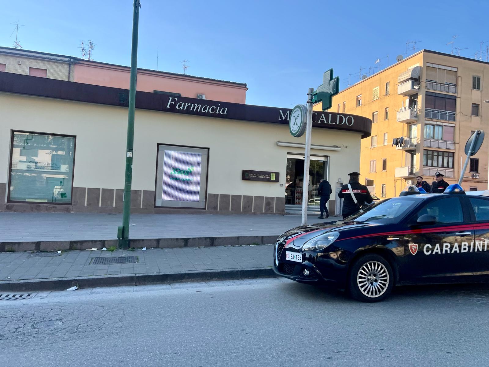 Furto in una farmacia del Rione Libertà, portati via contanti