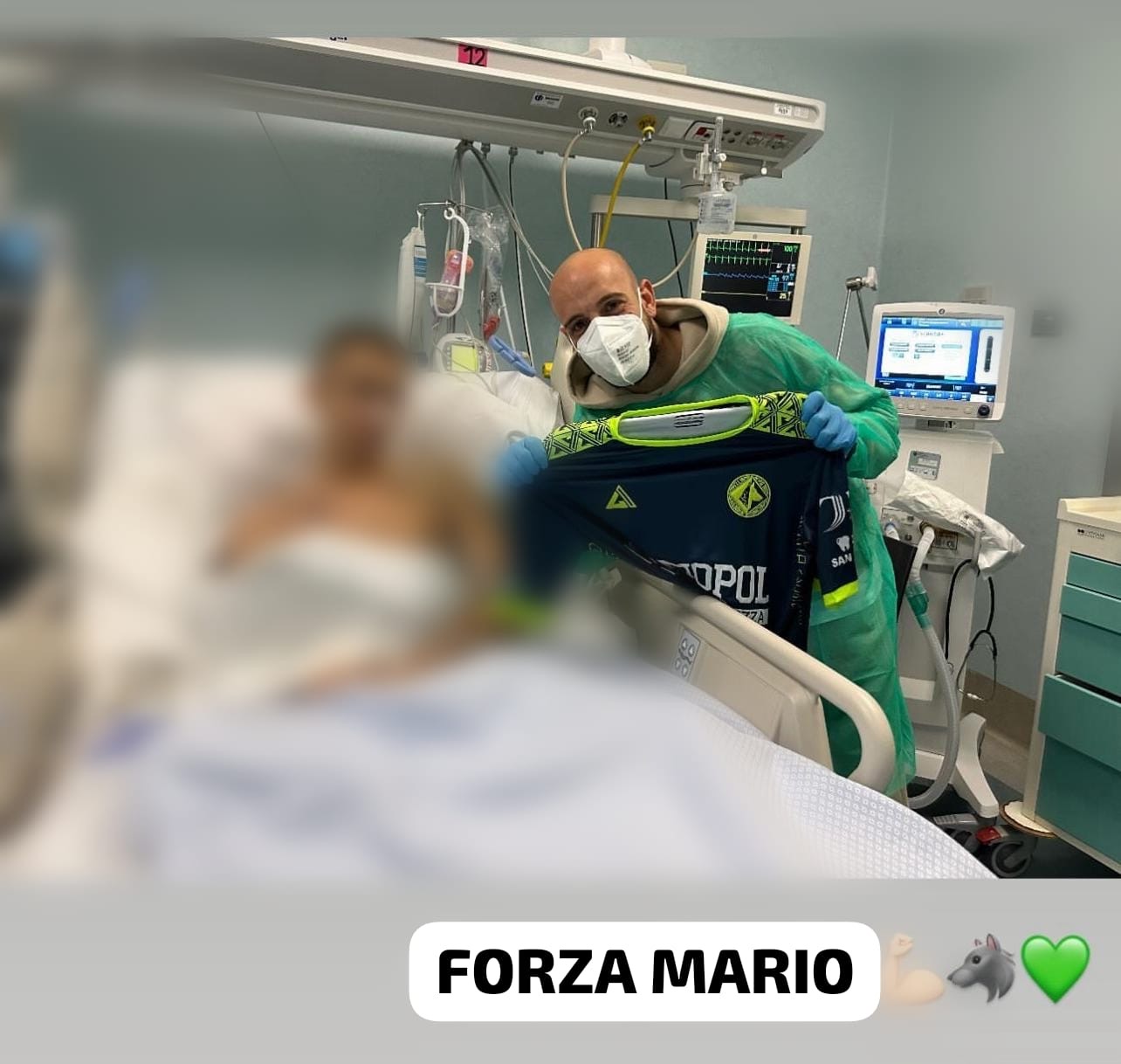 Scontro in via Tagliamento: il 16enne di Monteforte si risveglia dal coma. Ieri la visita del calciatore Tito