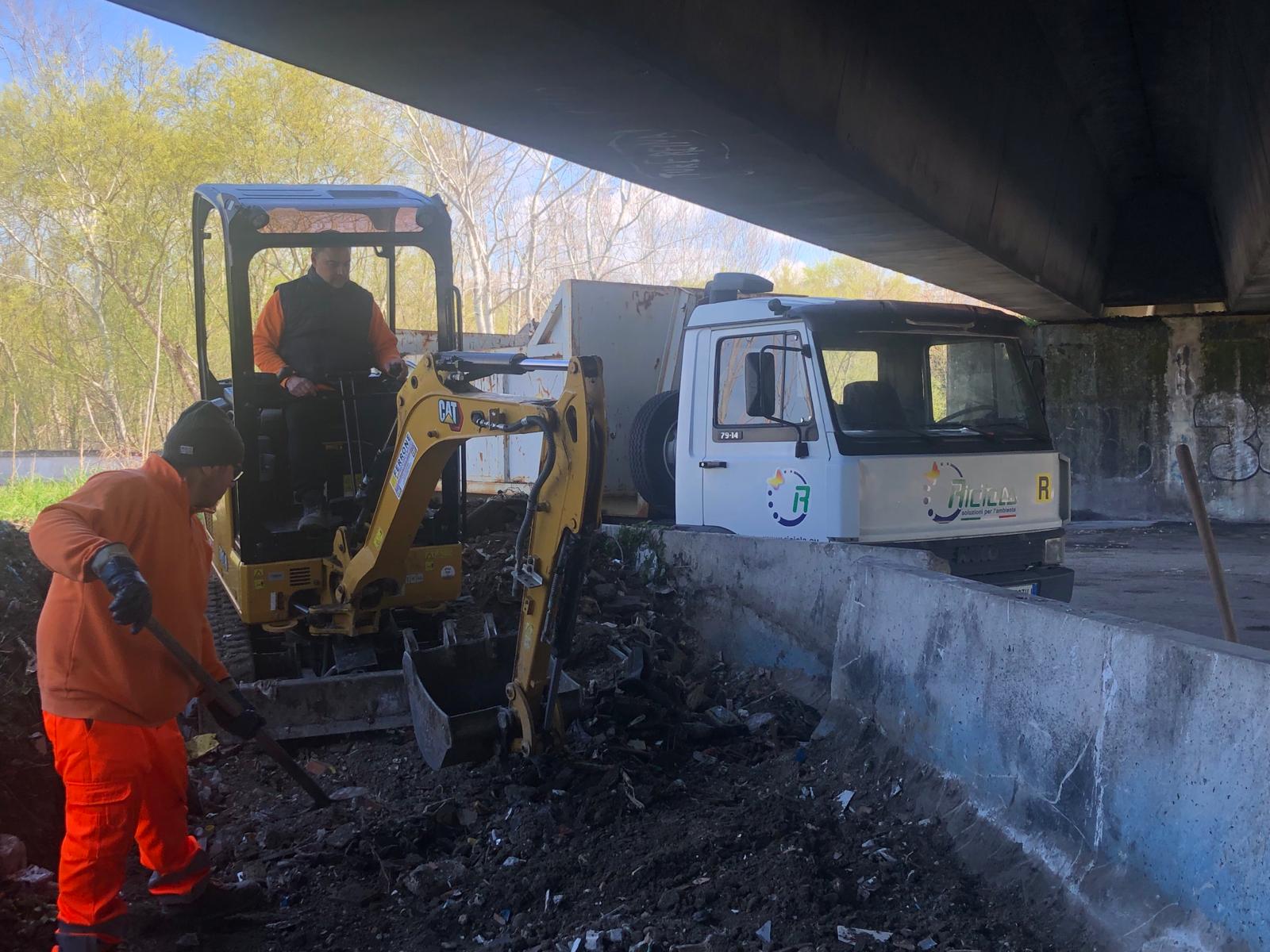 Benevento,Rosa: rimossi i rifiuti sotto il cavalcavia dello stadio Vigorito