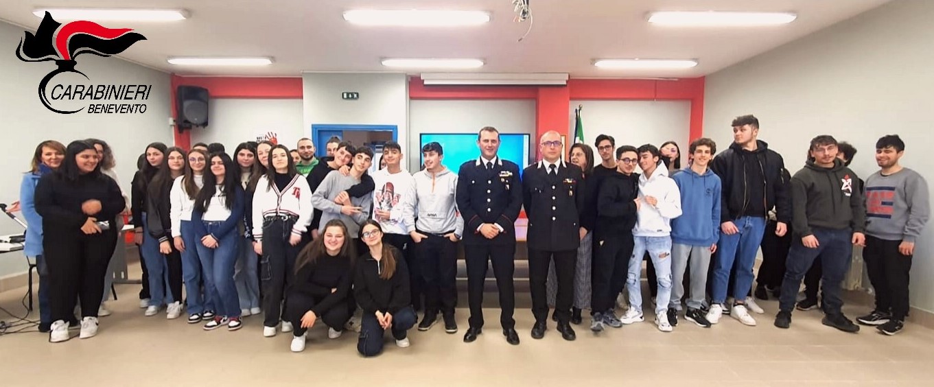 Scuola e legalità, i carabinieri in visita agli studenti dell’istituto “Rosario Livatino” di Circello