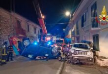 Lapio| Auto sbanda e si ribalta, donna ferita trasportata al Moscati. Veicolo recuperato dai pompieri