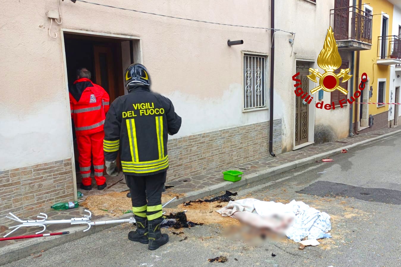 Sturno, restano gravi le condizioni del 23enne ustionato
