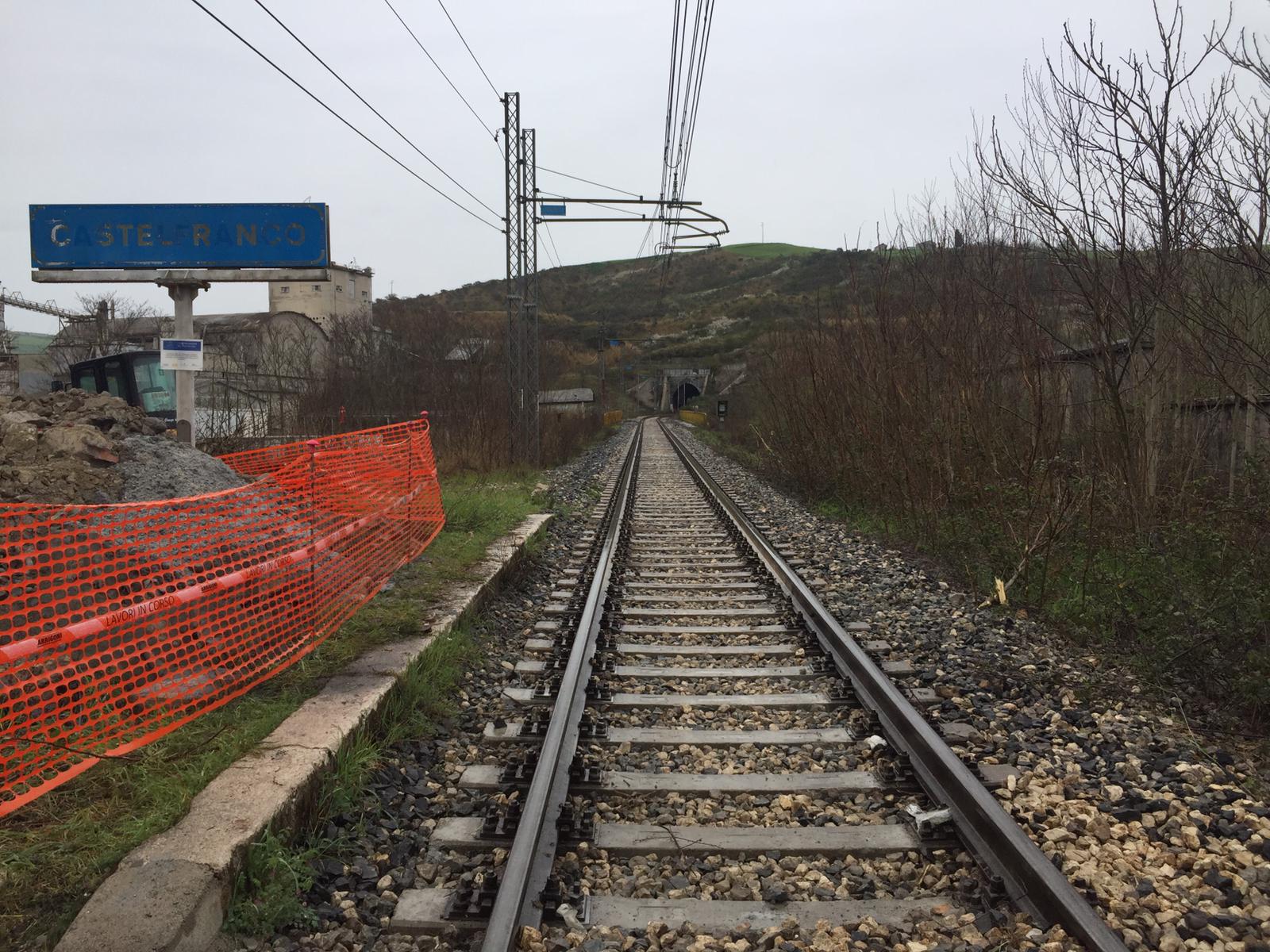 Frana sulla linea ferroviaria Foggia- Caserta, Ferrante (MIT): “Ripristino entro il 14 aprile”