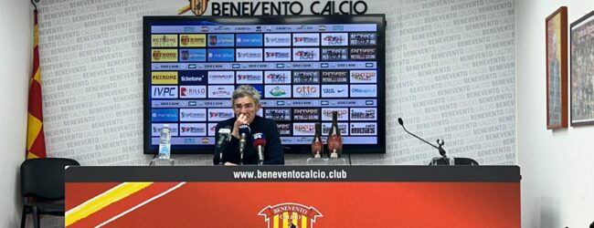 Benevento, Auteri: “Invito tutti ad avere pazienza, dobbiamo blindare il secondo posto. Al mio contratto ora non penso…”