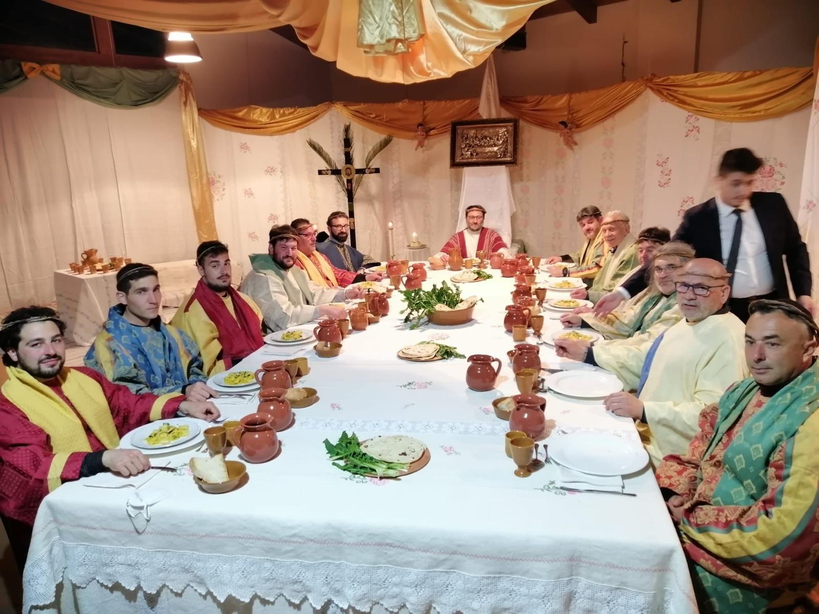 Il Cenacolo di Reino: una Rappresentazione Sacra tra Tradizione e Comunità