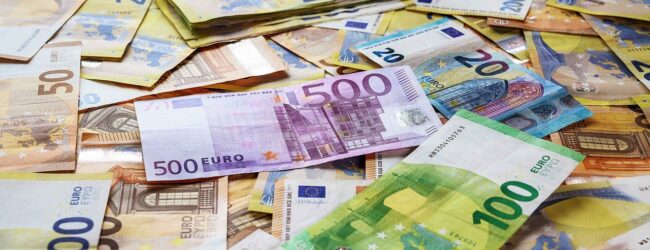 Inflazione, a febbraio stabile allo 0,8% su base annua. L’Unione dei Consumatori: “Grave che i prezzi non precipitino”