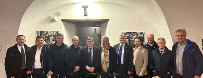 Don Matteo Prodi ai sindaci: “la politica è la cura dell’umano”